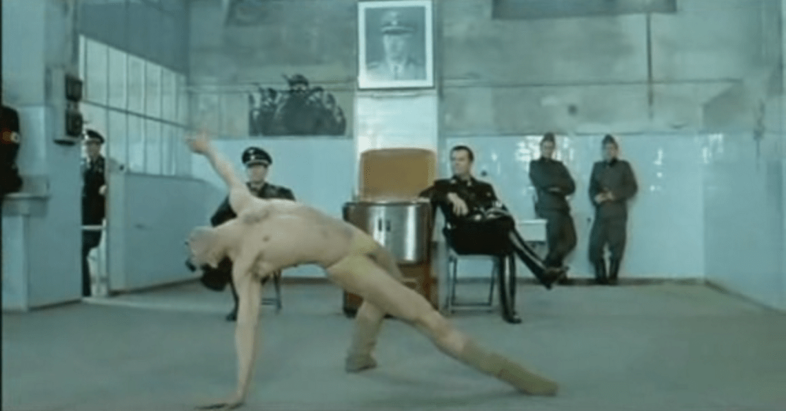 Il-Portiere-di-notte-Night-Porter-Liliana-Cavani-Charlotte-Rampling-1973-www.lylybye.blogspot.com_13